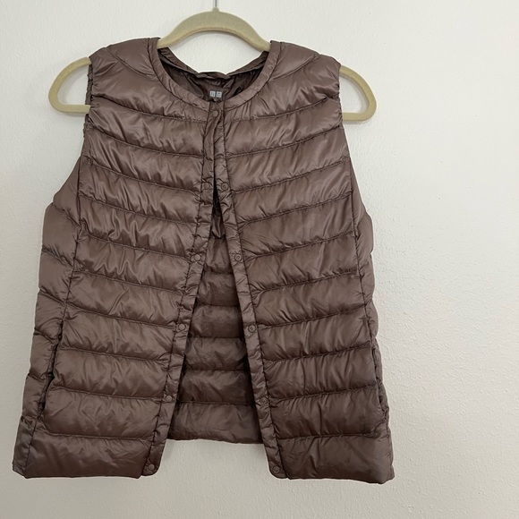 Uniqlo Other - Uniqlo girls lightweight girls vest
